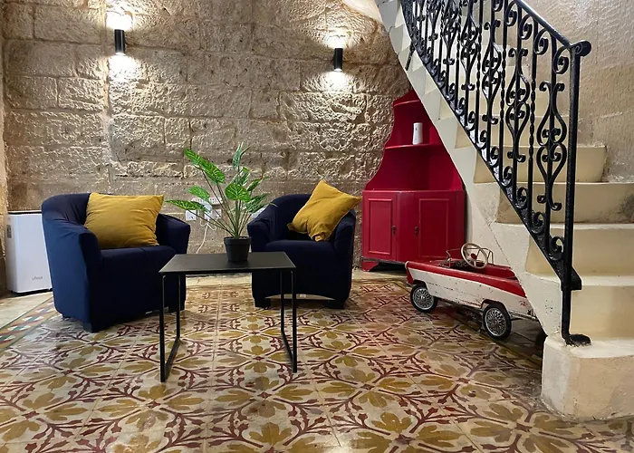 Entire In With A Cellar! Apartamento